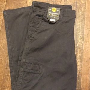 Gray men’s chino pants with side pocket